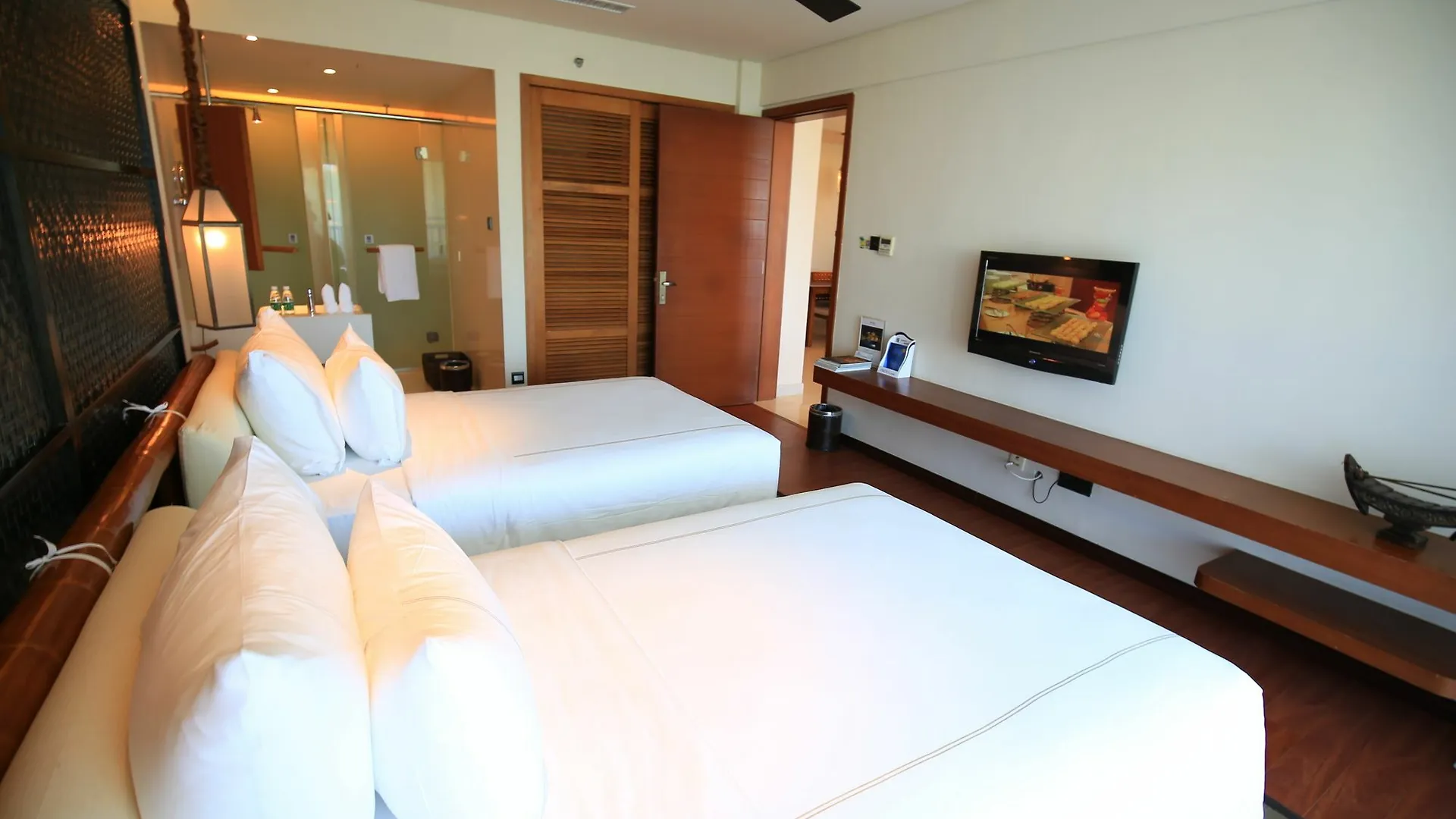 ***** Otel Ocean Sonic Resort Sanya Çin