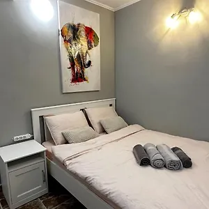 https://one-room-decebal.bucharesthotelsnow.com